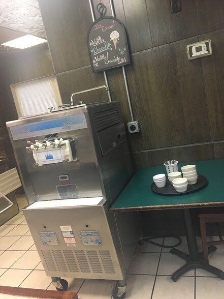 More Photos Of 7606 Rhea County Hwy, Dayton Restaurant For Sale