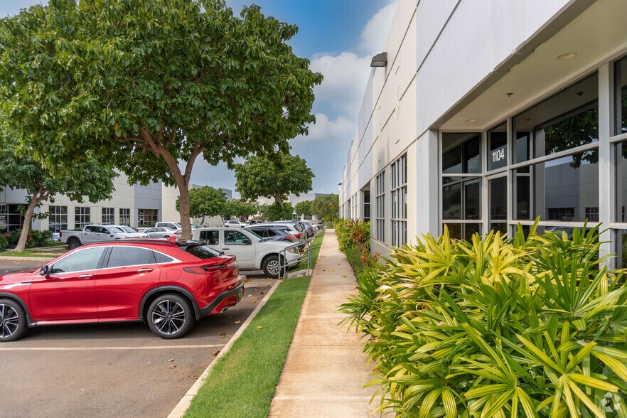 More Photos Of 2045 Lauwiliwili St, Kapolei Warehouse For Lease