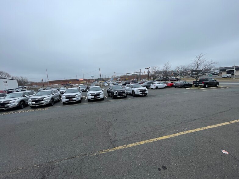 More Photos Of 9075-9125 Antique Way, Manassas Warehouse For Lease