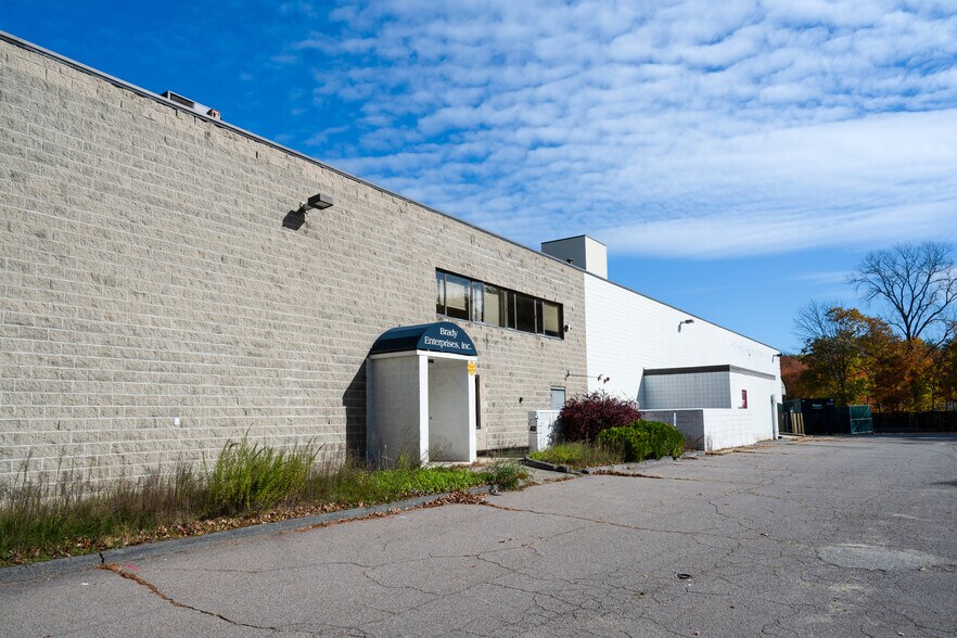 More Photos Of 45 Finnell Dr, Weymouth Manufacturing For Lease