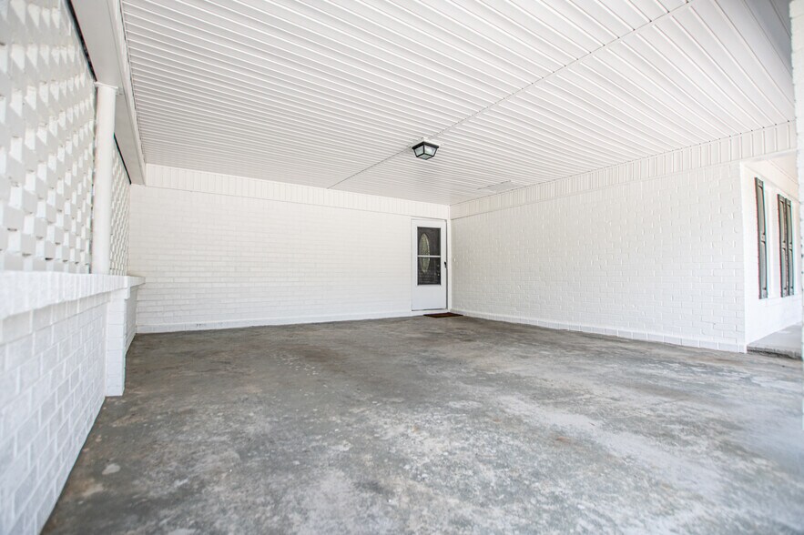 More Photos Of 2932 US-27, Buchanan Office For Sale