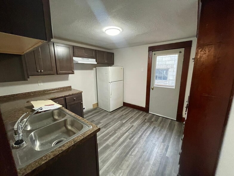 More Photos Of 426 Huron Ave, Sandusky Storefront Retail Residential For Sale