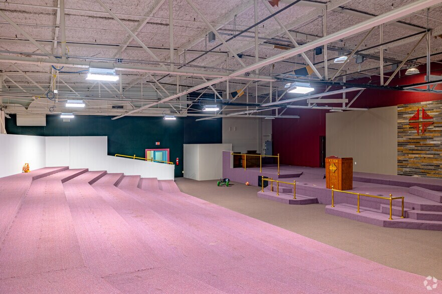 More Photos Of 951 S 13th St, Harrisburg Flex For Sale