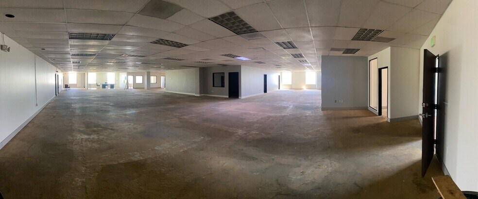 More Photos Of 1950 E 17th St, Santa Ana Office For Lease