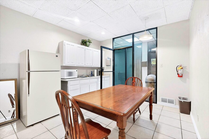 More Photos Of 5755 Rufe Snow Dr, North Richland Hills Office For Lease