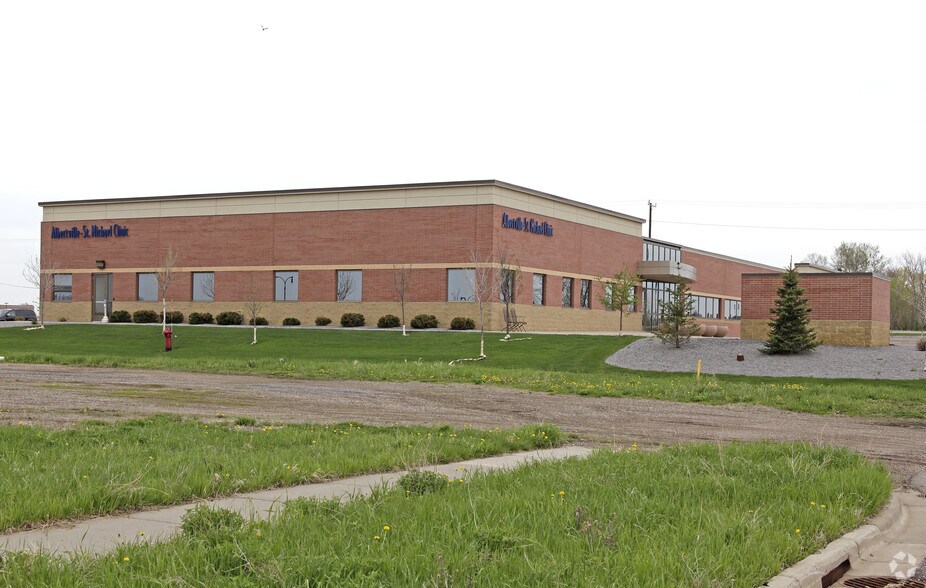 More Photos Of 11091 Jason Ave NE, Albertville Medical For Lease