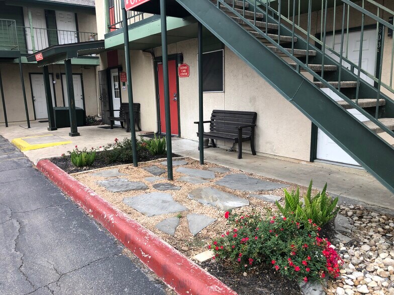 More Photos Of 811 Darby Blvd, San Antonio Apartments For Sale