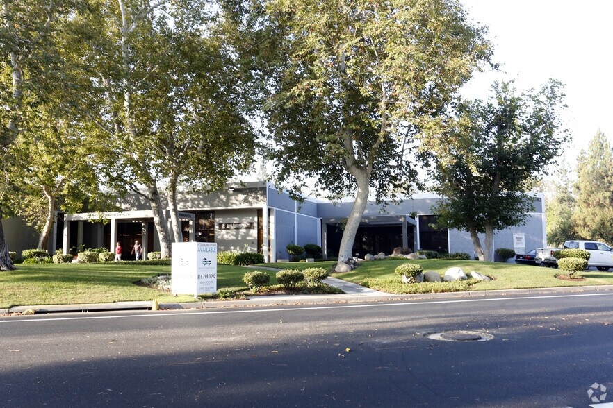 More Photos Of 2248-2282 Townsgate Rd, Westlake Village Light Manufacturing For Lease