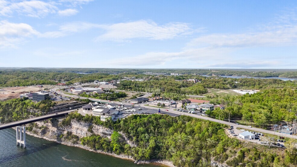 More Photos Of 2265 Bagnell Dam Blvd, Lake Ozark Office For Sale