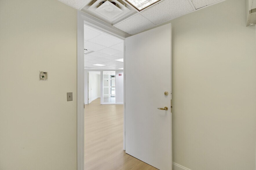 More Photos Of 200 S Andrews Ave, Fort Lauderdale Medical For Sale