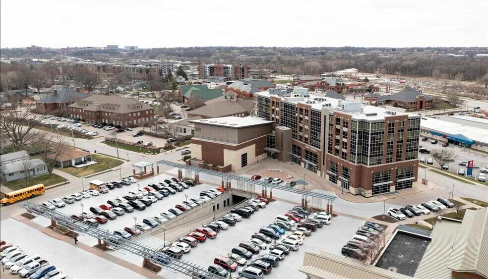 More Photos Of 1301-1303 5th St, Coralville Office For Lease