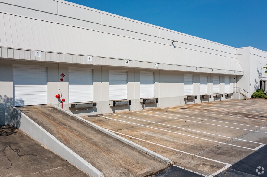 More Photos Of 2624 Weaver Way, Doraville Warehouse For Lease