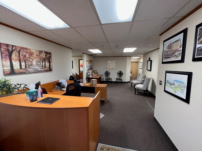 More Photos Of 3214 NE 42nd St, Vancouver Office For Sale