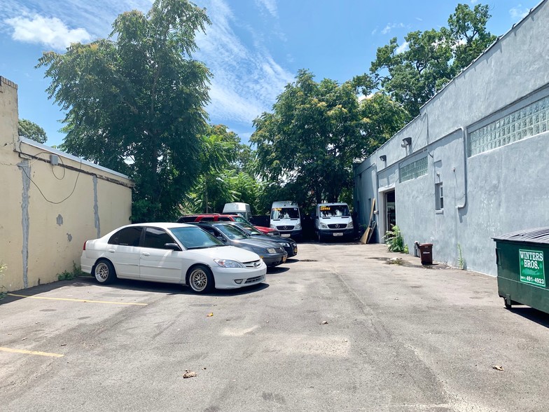 More Photos Of 560 Sunrise Hwy, Baldwin Auto Repair For Lease