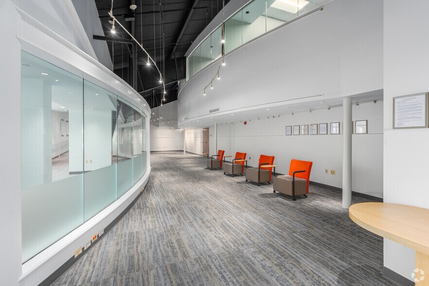 More Photos Of 10755 York Rd, Cockeysville Office For Sale