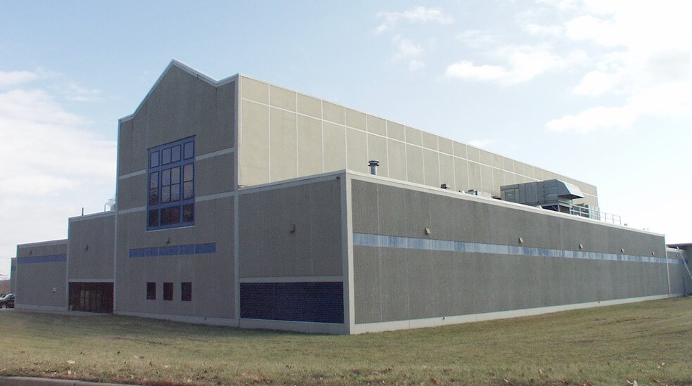 More Photos Of 5-9 Latti Farm Rd, Millbury Warehouse For Lease