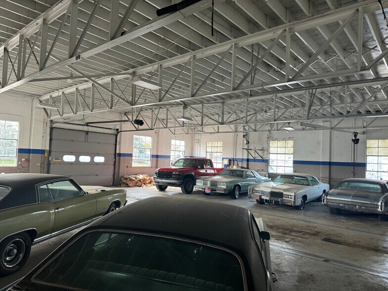 More Photos Of 457 N Cedar Rd, Mason Auto Dealership For Sale