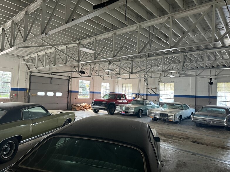 More Photos Of 457 N Cedar Rd, Mason Auto Dealership For Sale
