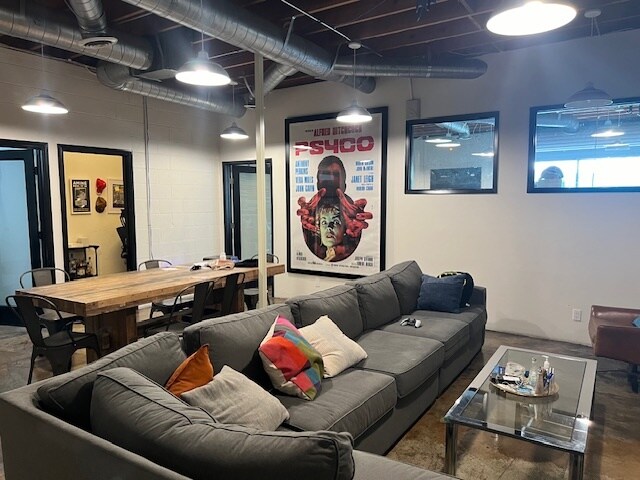 More Photos Of 6033 Washington Blvd, Culver City Storefront For Lease