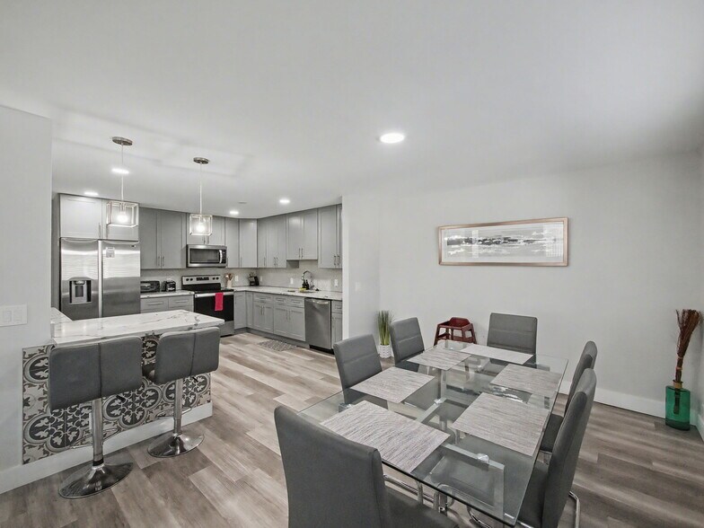 More Photos Of 112 Claremont Ln, Palm Beach Shores Apartments For Sale