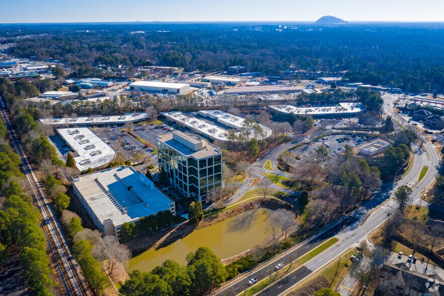More Photos Of 1927 Lakeside Pky, Tucker Restaurant For Lease