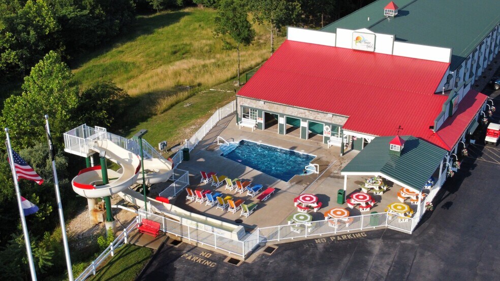 More Photos Of 3518 Osage Beach Pkwy, Osage Beach Hotel For Sale