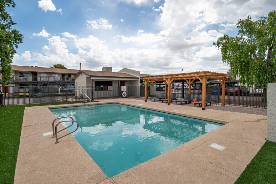 More Photos Of 6220 W Ocotillo Rd, Glendale Apartments For Sale