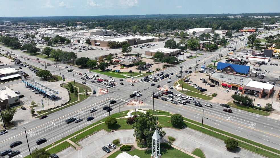 More Photos Of 4249 S Broadway Ave, Tyler General Retail For Sale