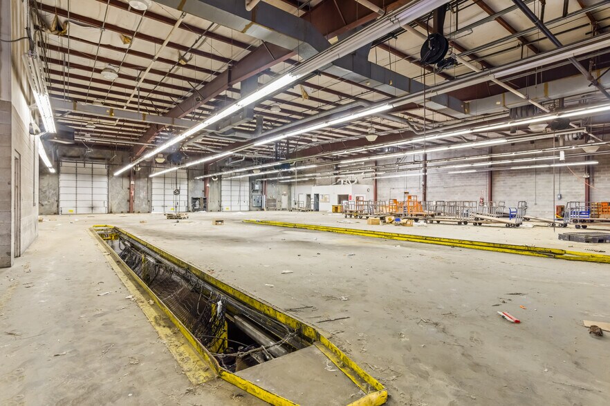 More Photos Of 2800 Grays Creek Dr., Arlington Warehouse For Lease