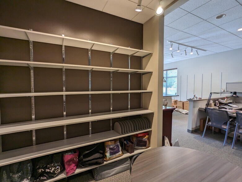 More Photos Of 11123-11137 N Wauwatosa Rd, Mequon Loft Creative Space For Lease