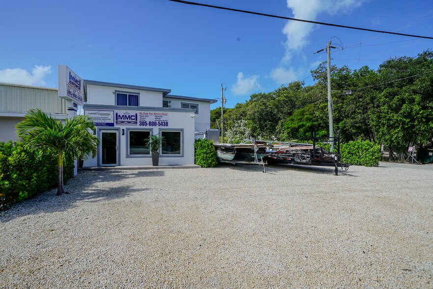 More Photos Of 131-135 Ellis Dr, Tavernier Storefront Retail Residential For Sale