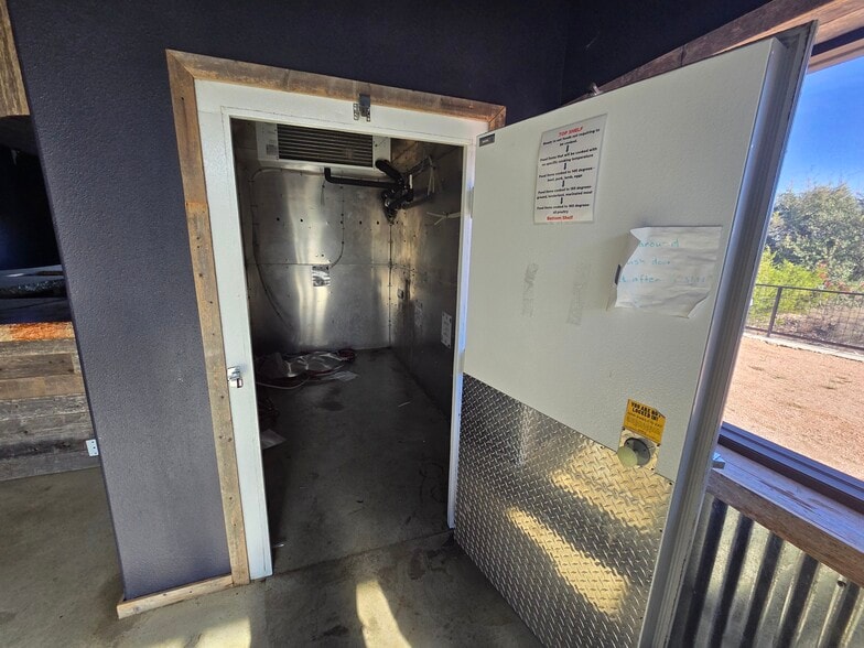 More Photos Of 231 Frog Pond Ln, Dripping Springs General Retail For Sale