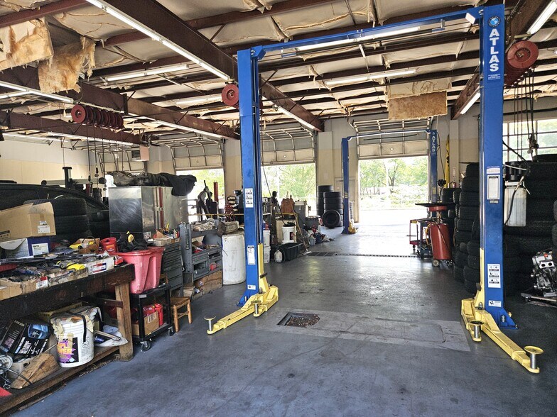 More Photos Of 3943 Old Austell Rd, Powder Springs Auto Repair For Sale