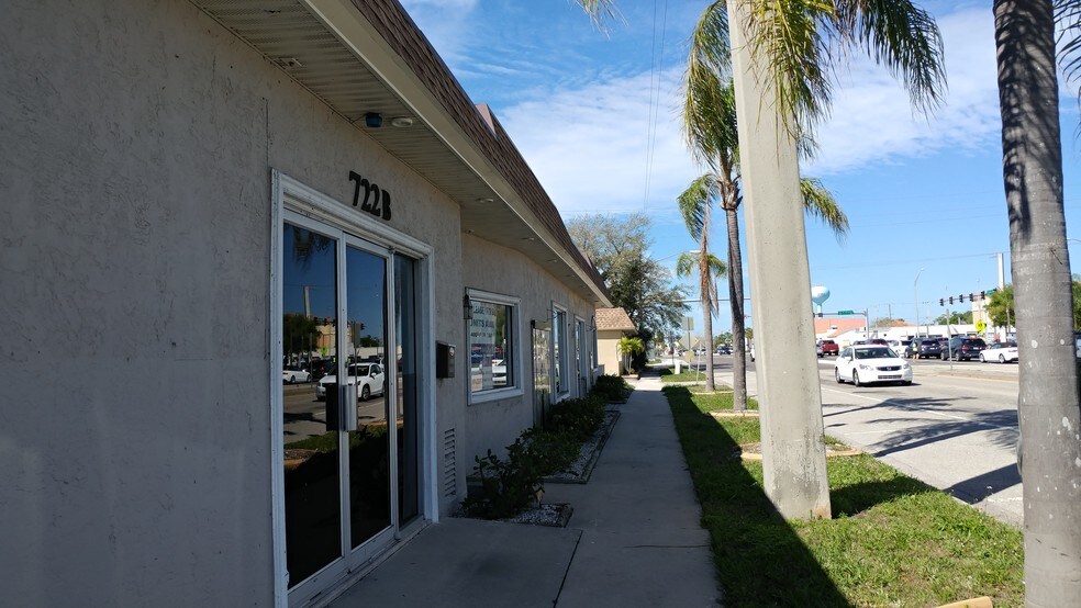 More Photos Of 712-728 E Venice Ave, Venice Medical For Sale