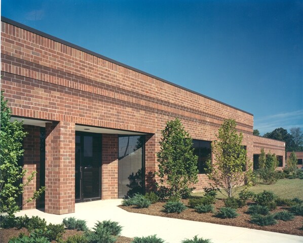 More Photos Of 100 White Clay Center Dr, Newark Unknown For Lease