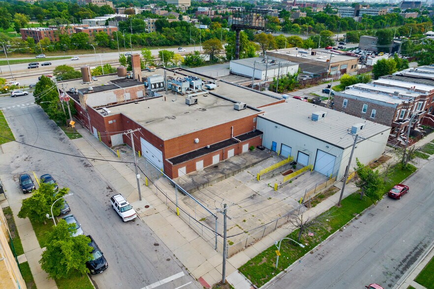 More Photos Of 3659 W Harrison St, Chicago Warehouse For Sale