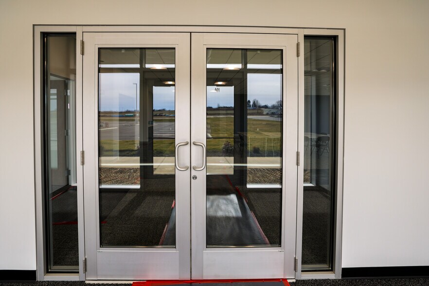 More Photos Of Turnpike Commerce Center, Shalersville Distribution For Sale