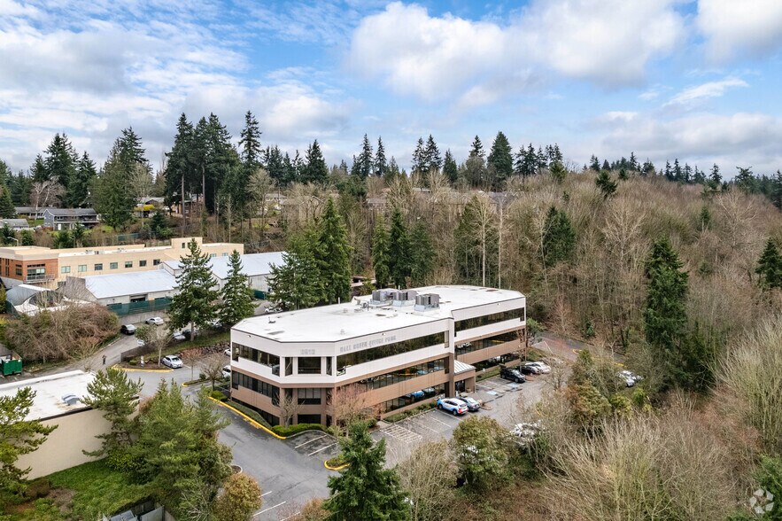 More Photos Of 6912 220th St SW, Mountlake Terrace Office For Lease
