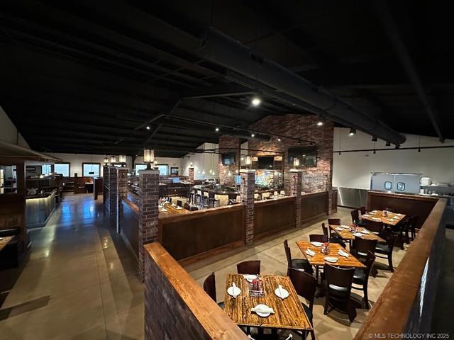 More Photos Of 207 Commerce Dr, Wewoka Restaurant For Sale