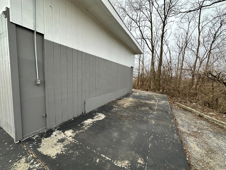More Photos Of 7594 W Oh-73, Wilmington General Retail For Sale
