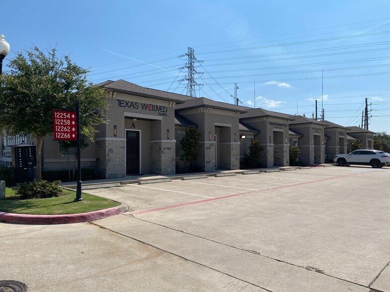 More Photos Of 12250 Queenston Blvd, Houston Office For Lease