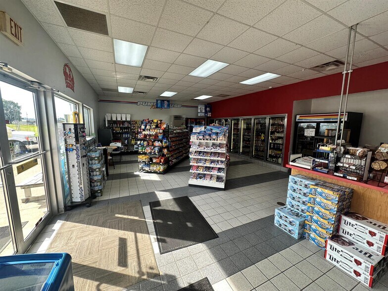 More Photos Of 12180 Center Rd, Durand Service Station For Sale