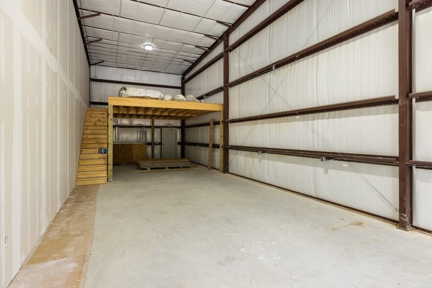 More Photos Of 17214 Huffmeister Rd, Cypress Showroom For Sale