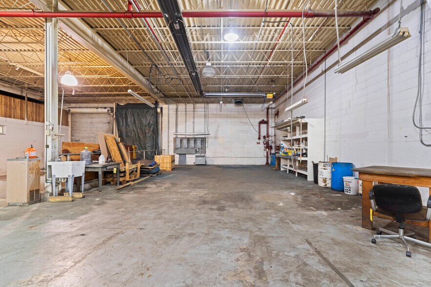 More Photos Of 15 S Worthington St, Youngstown Warehouse For Sale