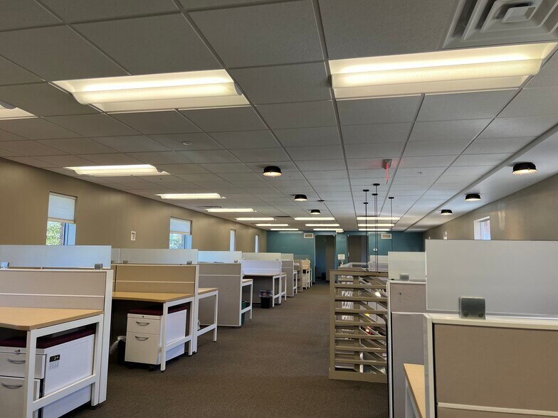 More Photos Of 219-223 Little Canada Rd E, Saint Paul Office For Lease