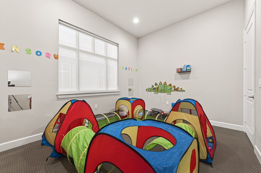 More Photos Of 5757 Flewellen Oaks Ln, Fulshear Office For Lease