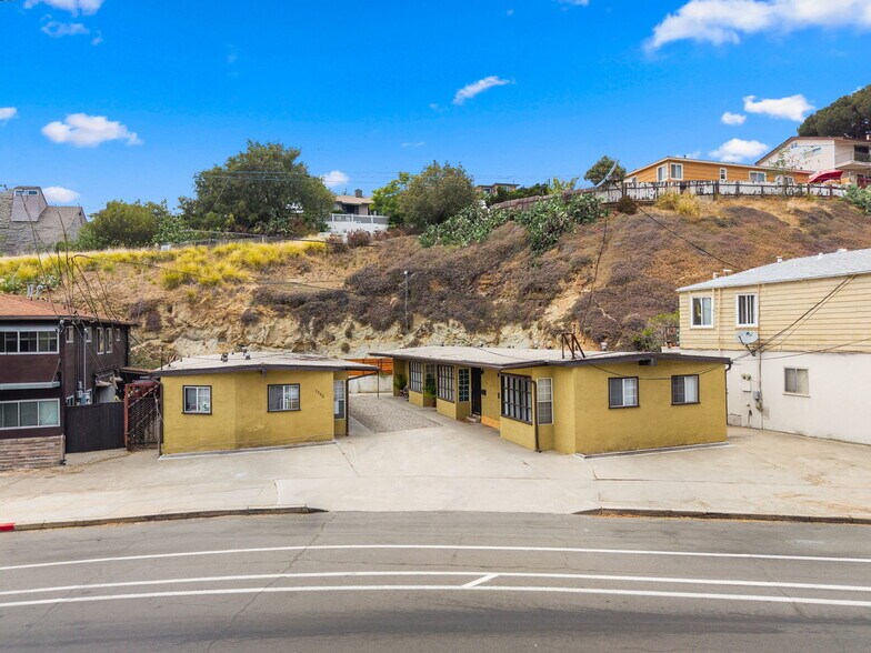 More Photos Of 3206-3216 Reynard Way, San Diego Apartments For Sale