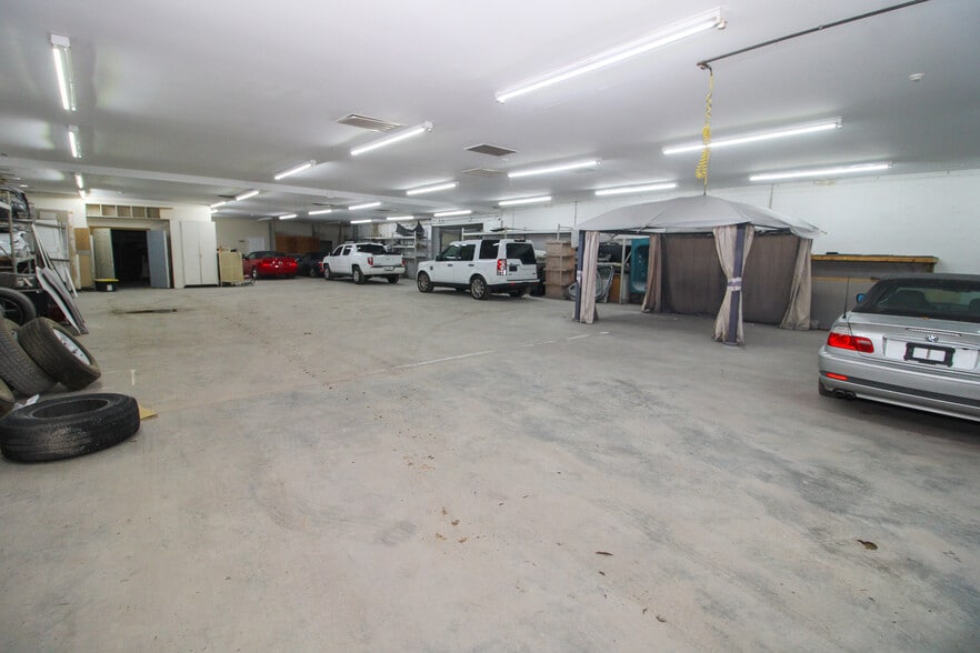 More Photos Of 317 Hodgin St, High Point Warehouse For Sale