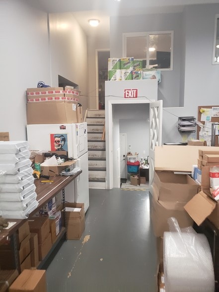 More Photos Of 182 Vermont Ave, Staten Island Light Distribution For Sale