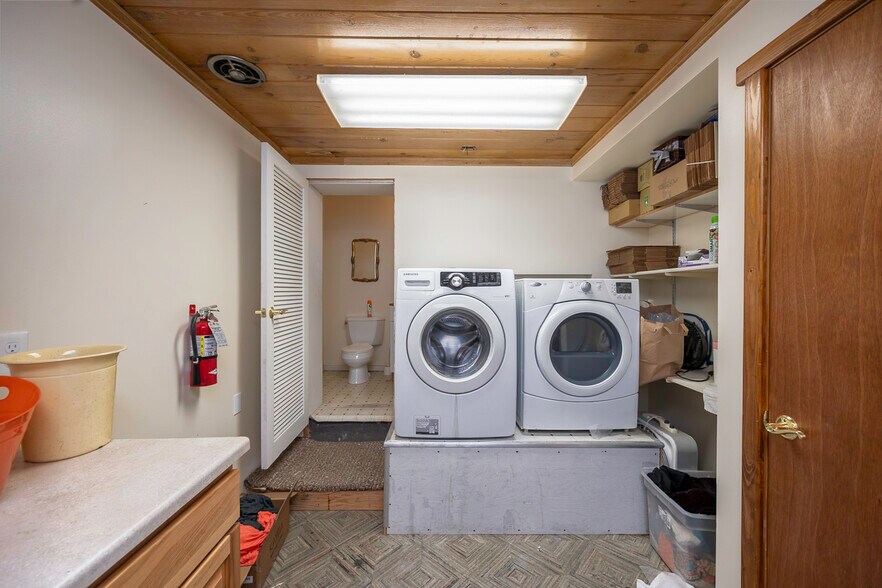 More Photos Of 315 Main Ave E, Soap Lake General Retail For Sale